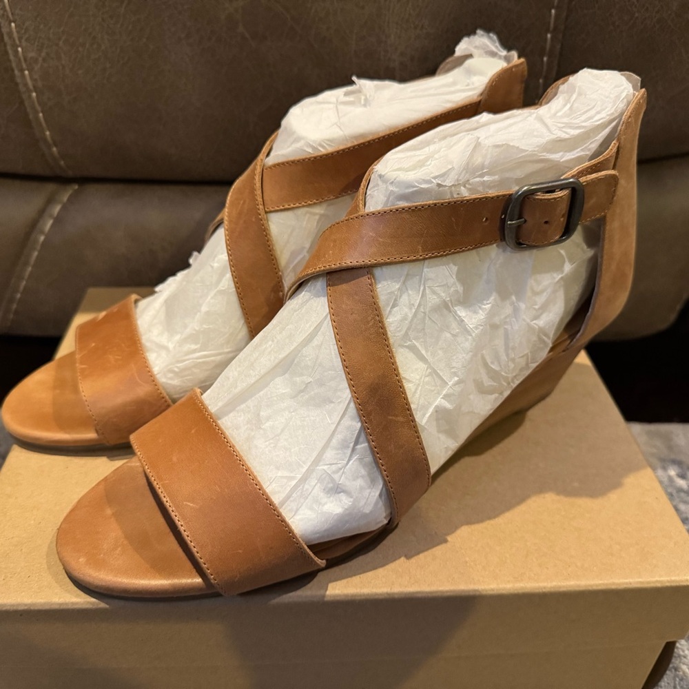 Lucky Brand Tan Leather Crisscross Wedge Sandals